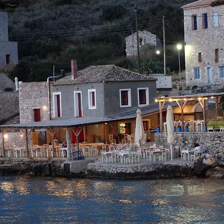 Messinian Blue Seaside Villa Kalamáta Kültér fotó