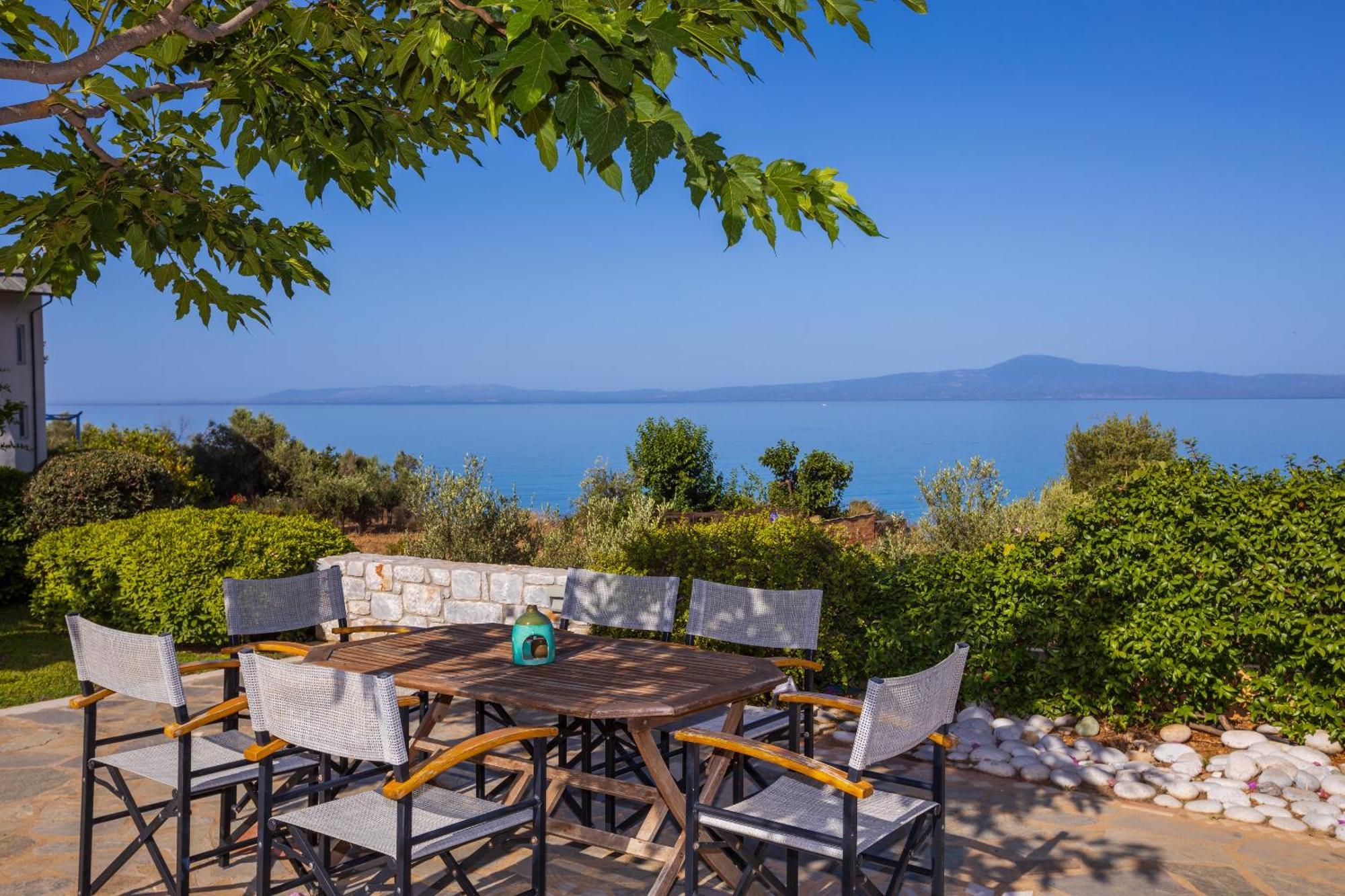 Messinian Blue Seaside Villa Kalamáta Kültér fotó