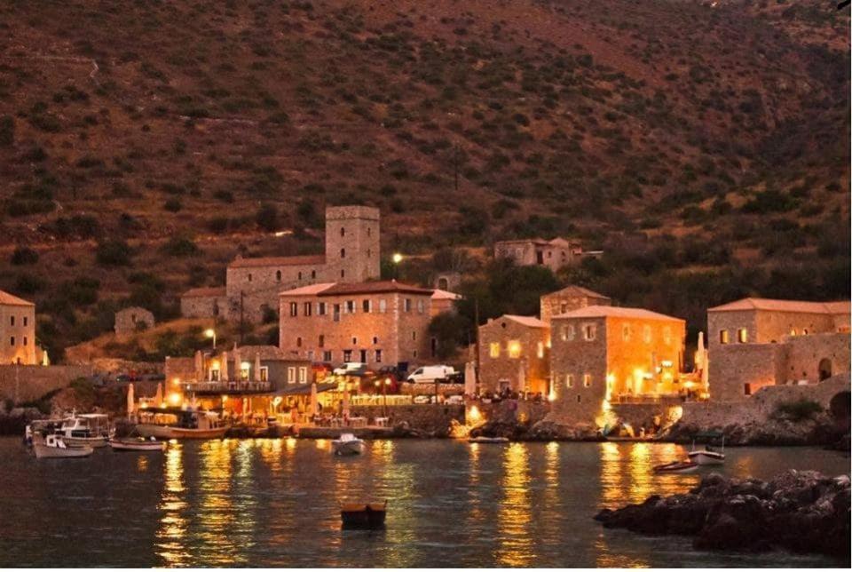 Messinian Blue Seaside Villa Kalamáta Kültér fotó