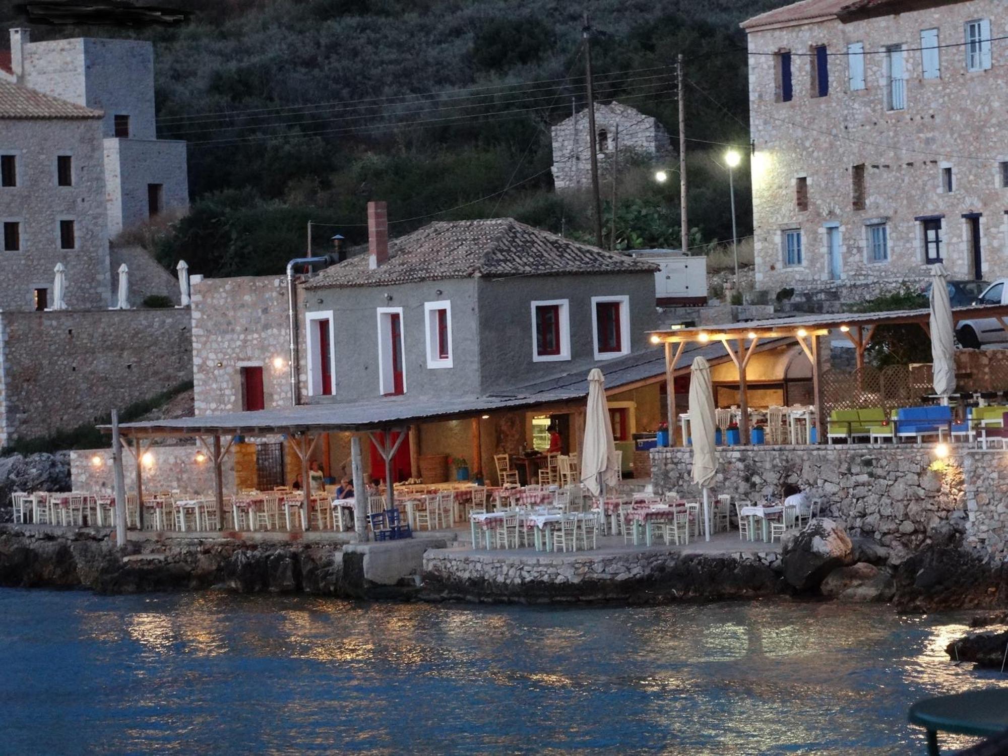 Messinian Blue Seaside Villa Kalamáta Kültér fotó