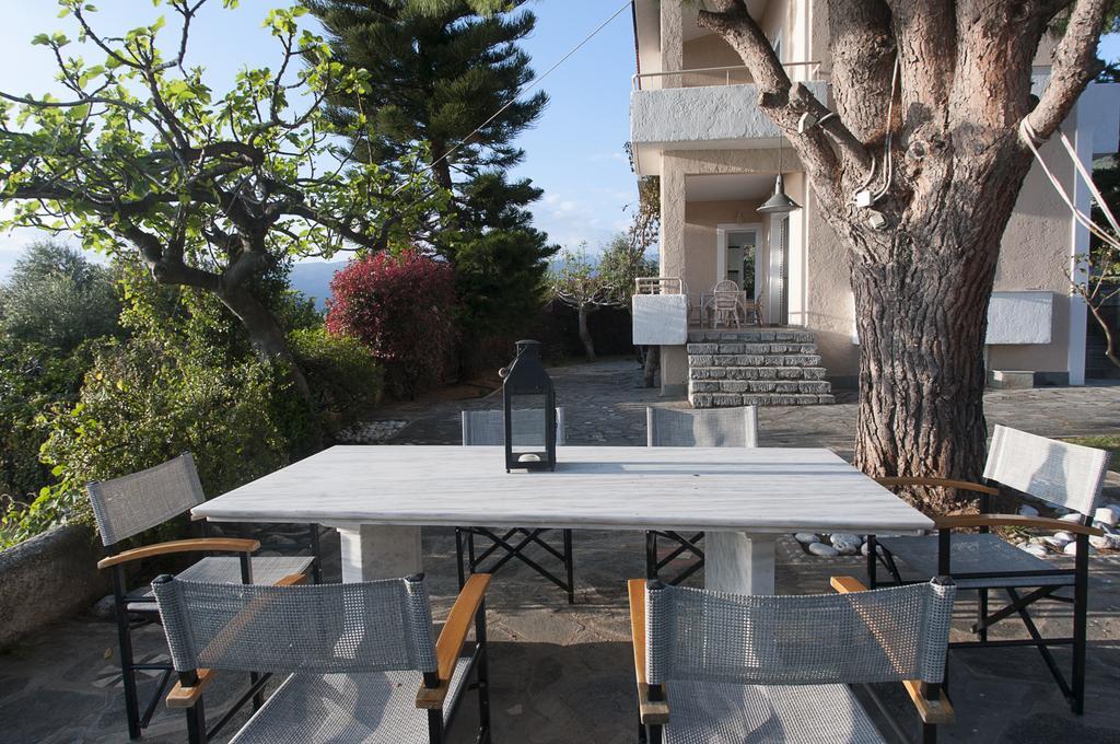 Messinian Blue Seaside Villa Kalamáta Kültér fotó