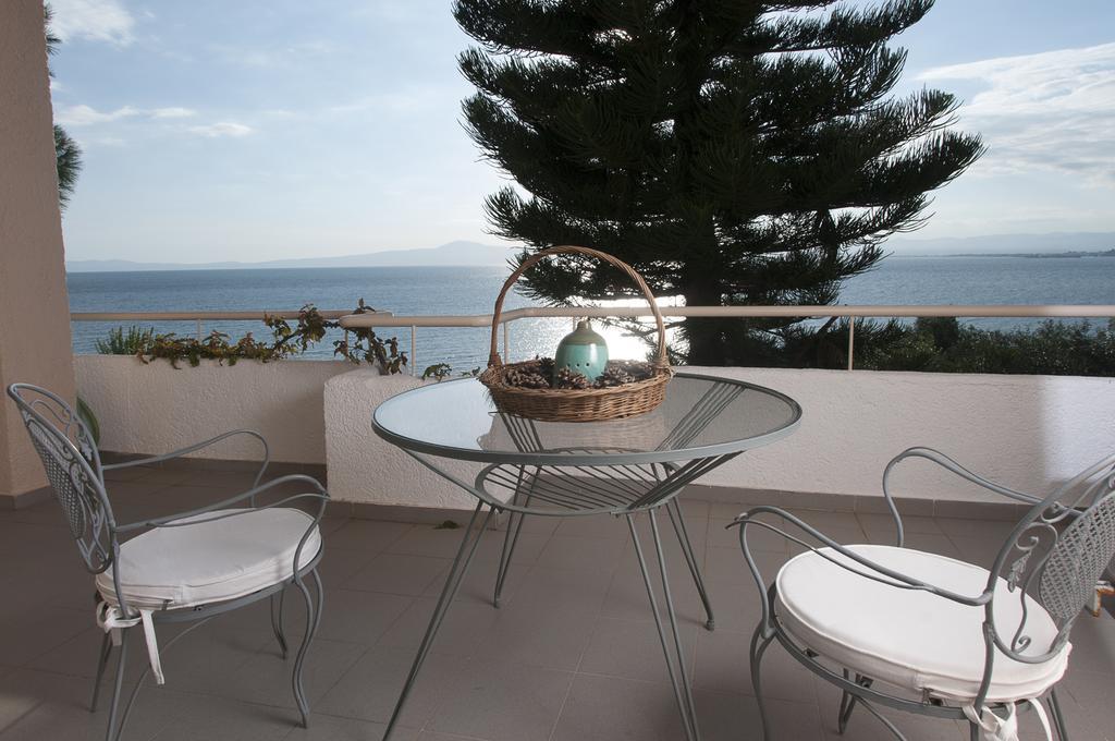 Messinian Blue Seaside Villa Kalamáta Kültér fotó